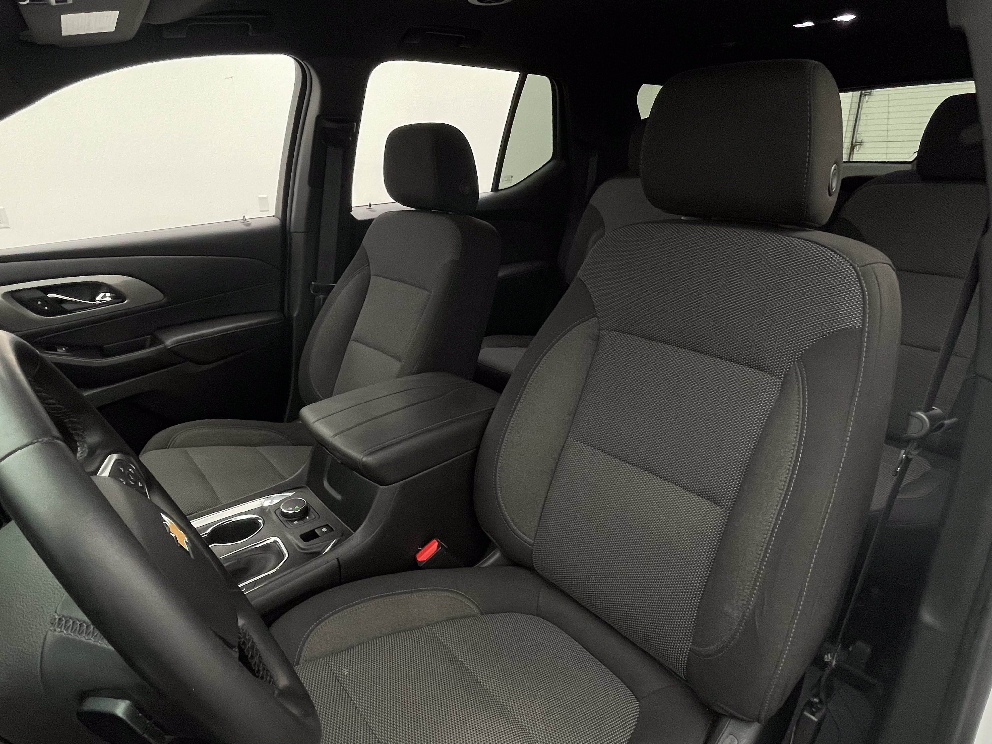 Used 2023 Chevrolet Traverse LT FWD image 18