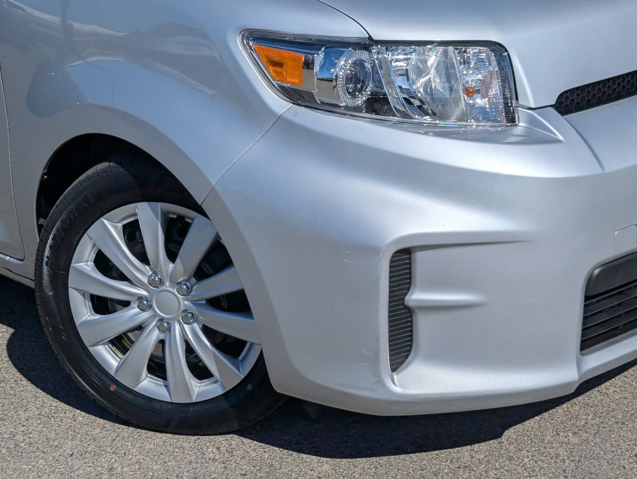 Used 2012 Scion xB FWD image 9