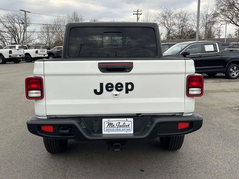 Used 2023 Jeep Gladiator Sport image 8