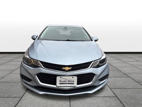 Used 2017 Chevrolet Cruze LT image 7