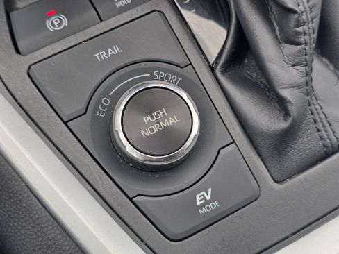 Certified 2023 Toyota RAV4 LE AWD/4WD image 7