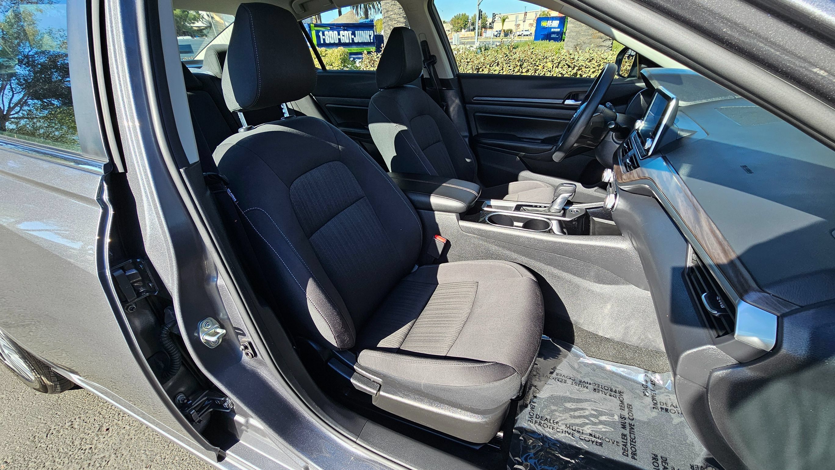 Used 2024 Nissan Altima 2.5 SV FWD image 27