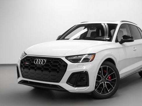 Used 2021 Audi SQ5 Prestige image 7