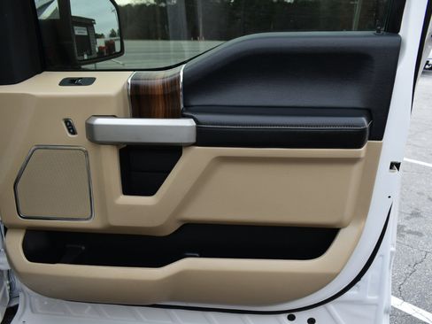 Used 2016 Ford F150 Lariat w/ Equipment Group 502A Luxury image 40