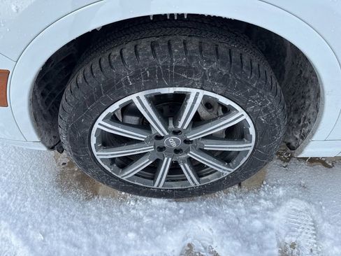 Used 2017 Audi Q7 3.0T Premium Plus image 11