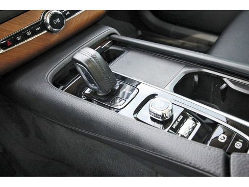 Used 2021 Volvo XC90 T8 Inscription Expression w/ Protection Package Premier image 28