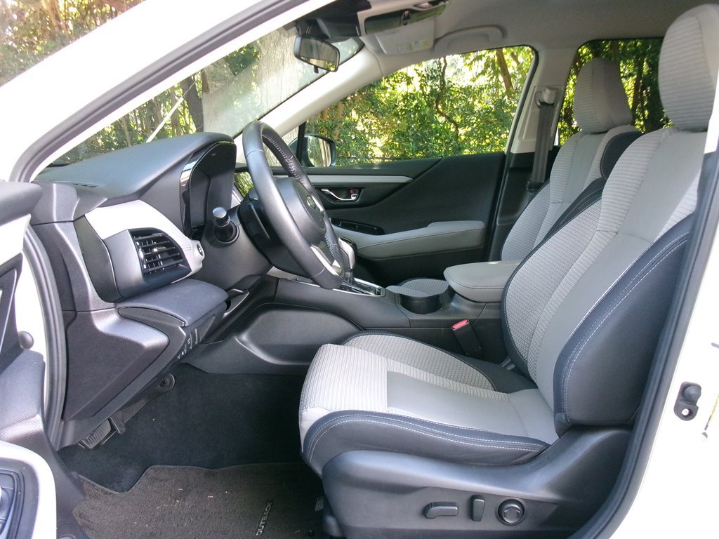 Used 2023 Subaru Outback Premium AWD/4WD image 10