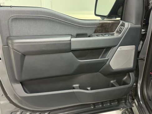 Used 2023 Ford F150 Lightning Lariat image 17