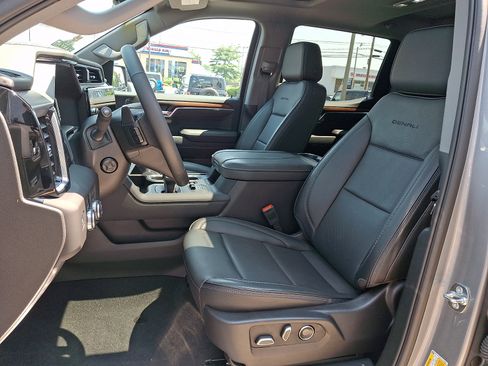 Used 2025 GMC Sierra 1500 Denali AWD/4WD image 16