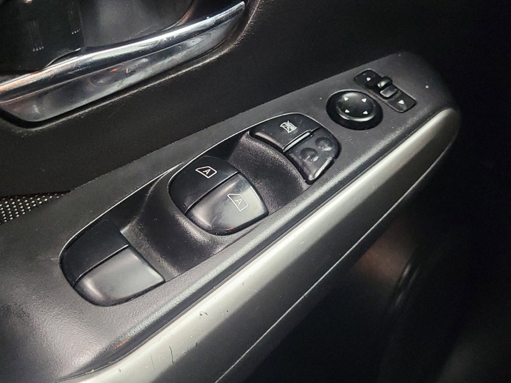 Used 2020 Nissan Kicks SV FWD image 27