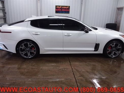 Used 2021 Kia Stinger GT2 image 2