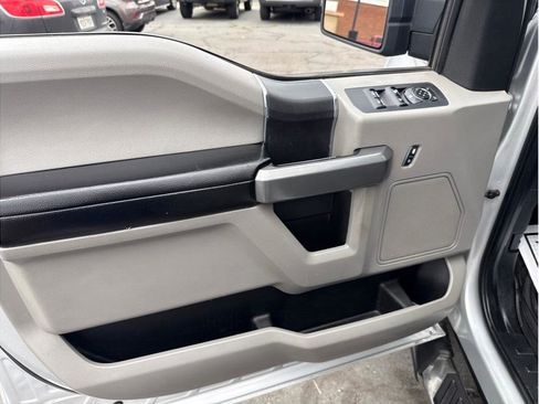 Used 2016 Ford F150 XLT AWD/4WD image 17