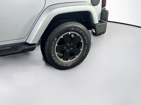 Used 2012 Jeep Wrangler Altitude image 28