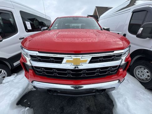 Used 2024 Chevrolet Silverado 1500 LT image 18