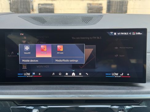 Used 2025 BMW X5 sDrive40i w/ Climate Comfort Package RWD image 27