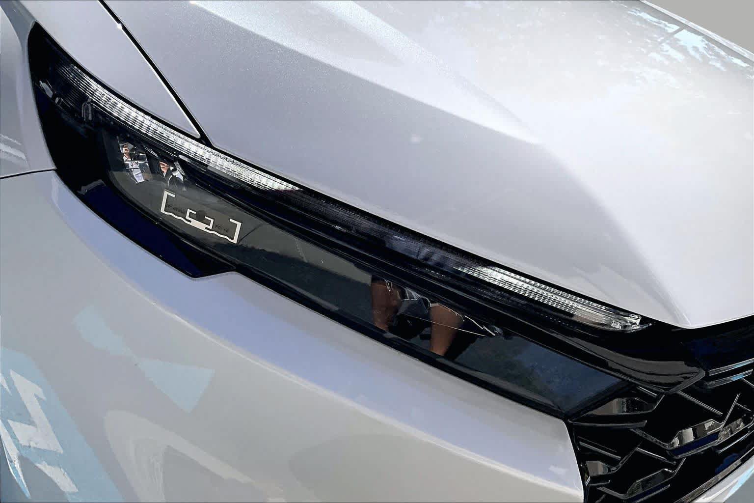 Used 2025 Honda CR-V Sport Touring image 28