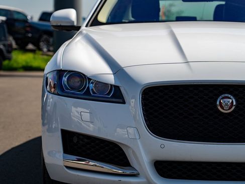 Used 2018 Jaguar XF Prestige image 6