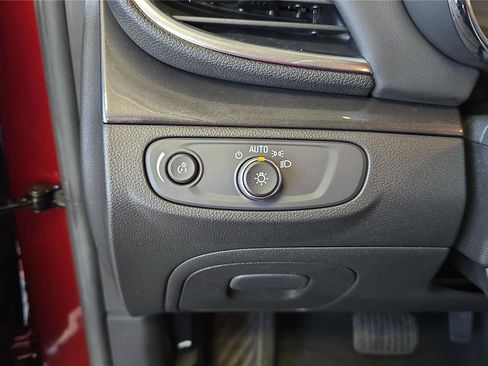 Used 2022 Buick Encore Preferred w/ Safety Package image 22