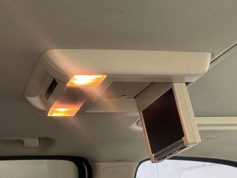 Used 2010 GMC Yukon SLT image 32