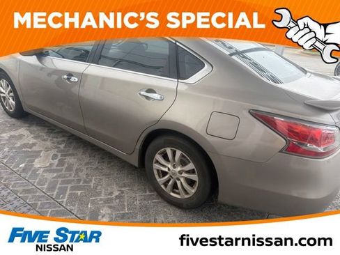Used 2014 Nissan Altima 2.5 S w/ Sport Value Package FWD image 16