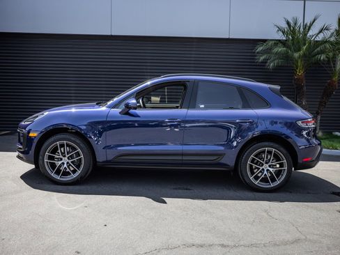 Certified 2026 Porsche Macan AWD/4WD image 2