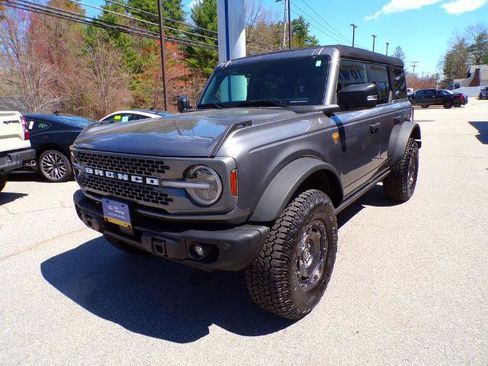 Certified 2025 Ford Bronco Badlands AWD/4WD image 3