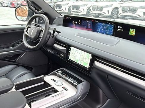 New 2025 Lincoln Navigator Reserve w/ Jet Appearance Package image 7