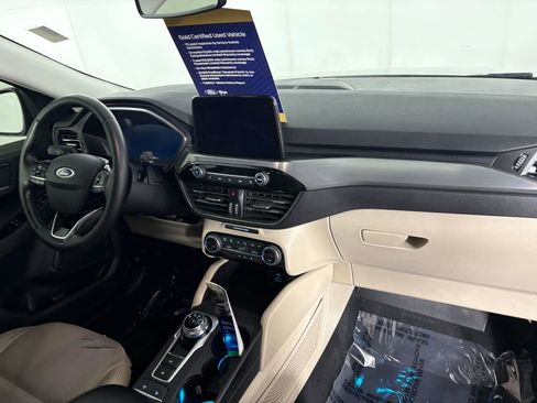 Certified 2021 Ford Escape Titanium image 38