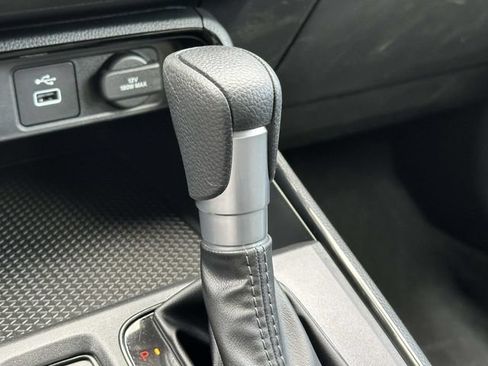 Used 2025 Honda HR-V LX image 29