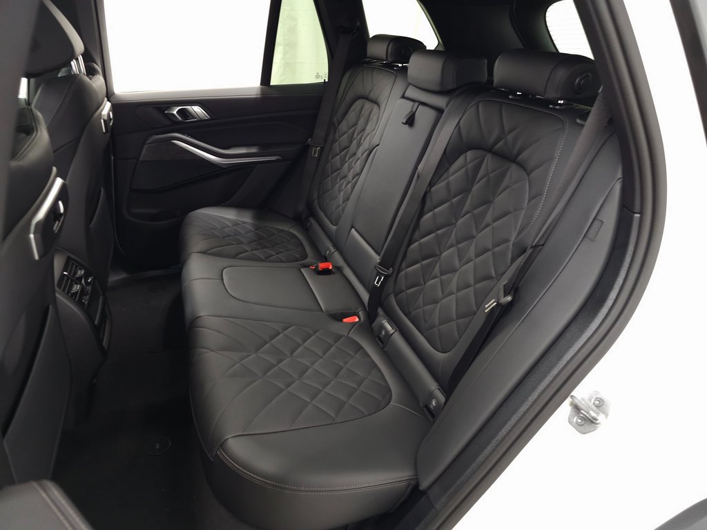 Used 2026 BMW X5 xDrive40i w/ Parking Assistance Package AWD/4WD image 35