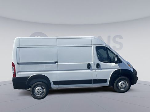 Used 2024 RAM ProMaster 2500 w/ Convenience Group FWD image 17