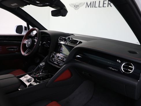 New 2025 Bentley Bentayga Extended Wheelbase image 21