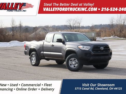 Used 2017 Toyota Tacoma 4x4 Access Cab image 1