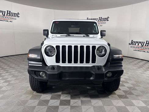 Used 2022 Jeep Wrangler Unlimited Sport image 3