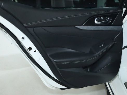 Used 2017 Nissan Maxima 3.5 SV w/ Interior Lighting Package image 13