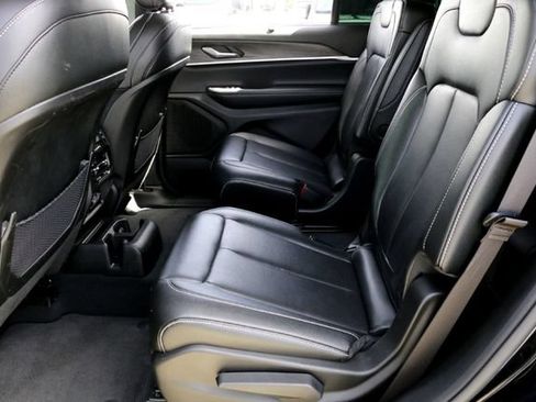 Used 2024 Jeep Grand Cherokee L Limited w/ Luxury Tech Group II AWD/4WD image 23