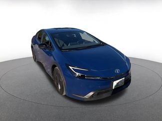Used 2025 Toyota Prius LE video 2