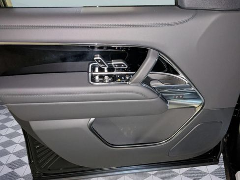New 2026 Land Rover Range Rover Long Wheelbase SE AWD/4WD image 11