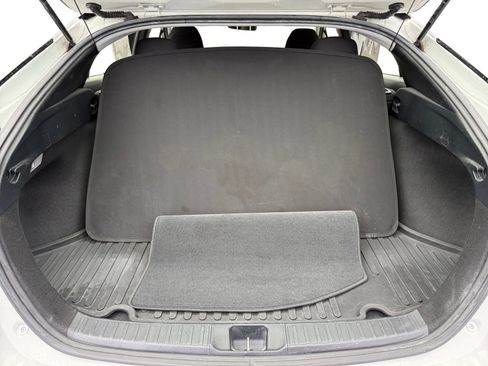 Used 2018 Toyota Prius Two image 17