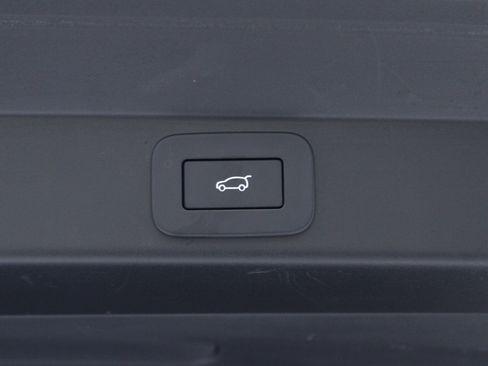 Used 2024 Land Rover Range Rover Sport SE image 12