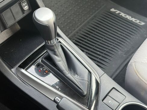 Used 2014 Toyota Corolla LE image 20