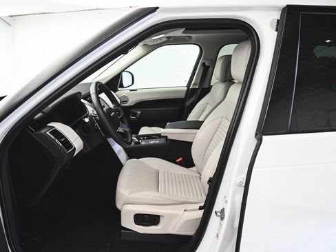 Used 2025 Land Rover Discovery S AWD/4WD image 28