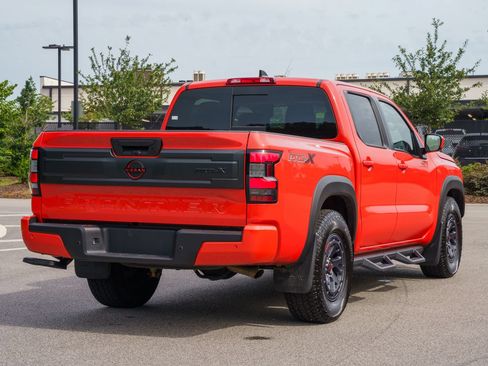 Used 2025 Nissan Frontier Pro-X RWD image 9