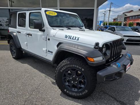 Used 2023 Jeep Wrangler Unlimited w/ Cold Weather Group AWD/4WD image 2