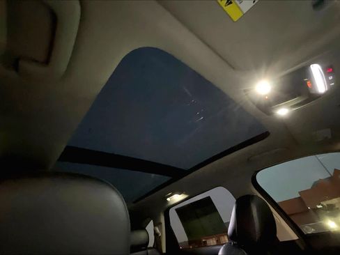 Certified 2023 Kia Sorento SX image 28