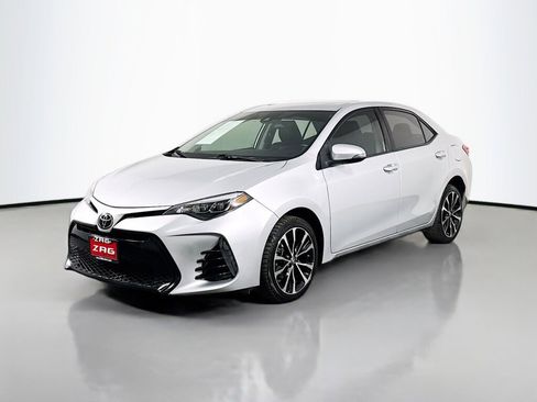 Used 2017 Toyota Corolla SE w/ SE Premium Package FWD image 1