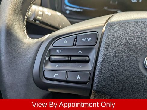 Used 2025 Hyundai Venue Limited FWD image 20