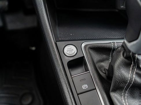 Used 2024 Volkswagen Jetta SE image 25