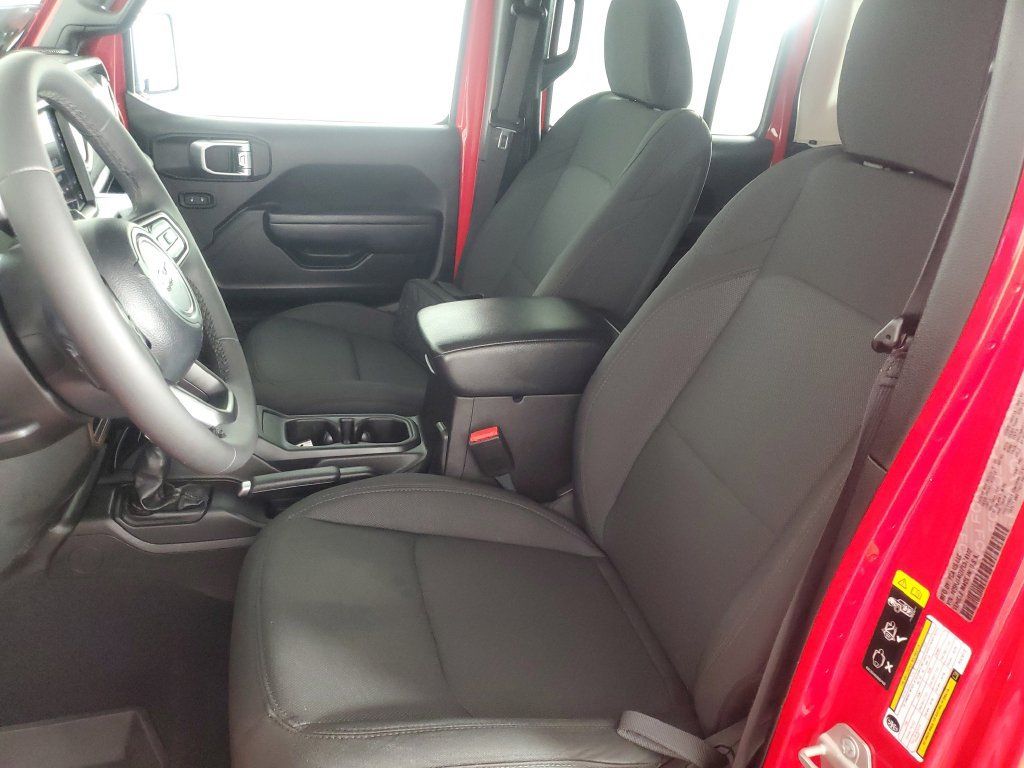 Used 2023 Jeep Gladiator Sport AWD/4WD image 12