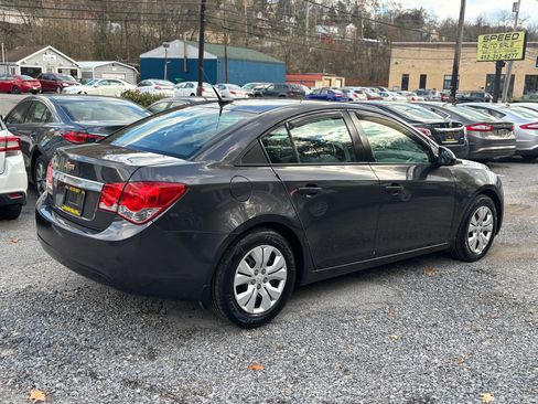 Used 2014 Chevrolet Cruze LS image 6